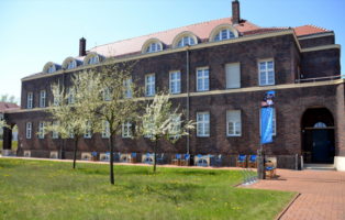 IBA_Studierhaus_Hecht